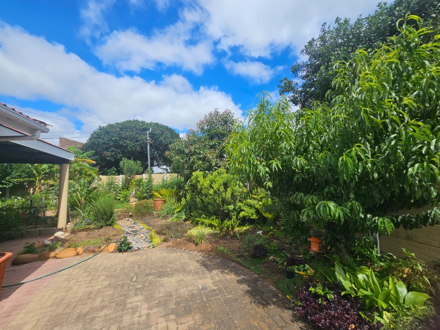 3 Bedroom Property for Sale in Stilbaai Wes Western Cape